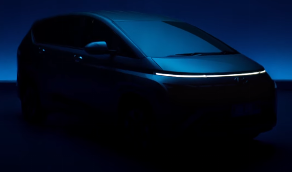 Xe MPV Hyundai Stargazer lộ ảnh chạy thử, rò rỉ giá bán siêu rẻ